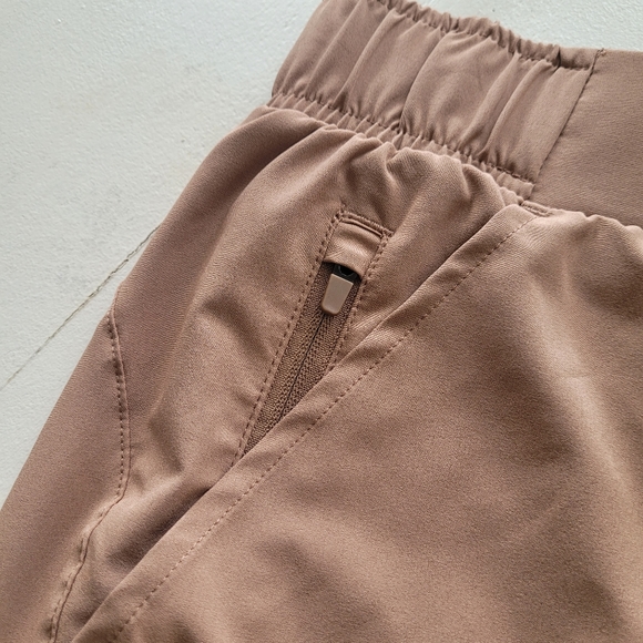 New! Women's All in Motion Tapered Stretch Woven Workout Pants Taupe XS-Long - Picture 8 of 10